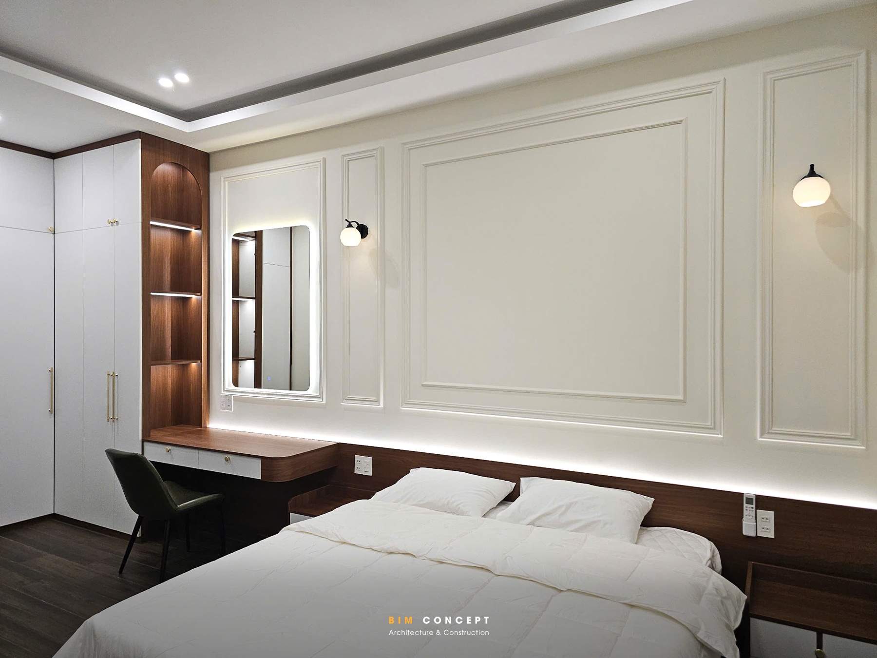 Nội thất phòng ngủ hiện đại với tủ và bàn trang điểm gỗ.