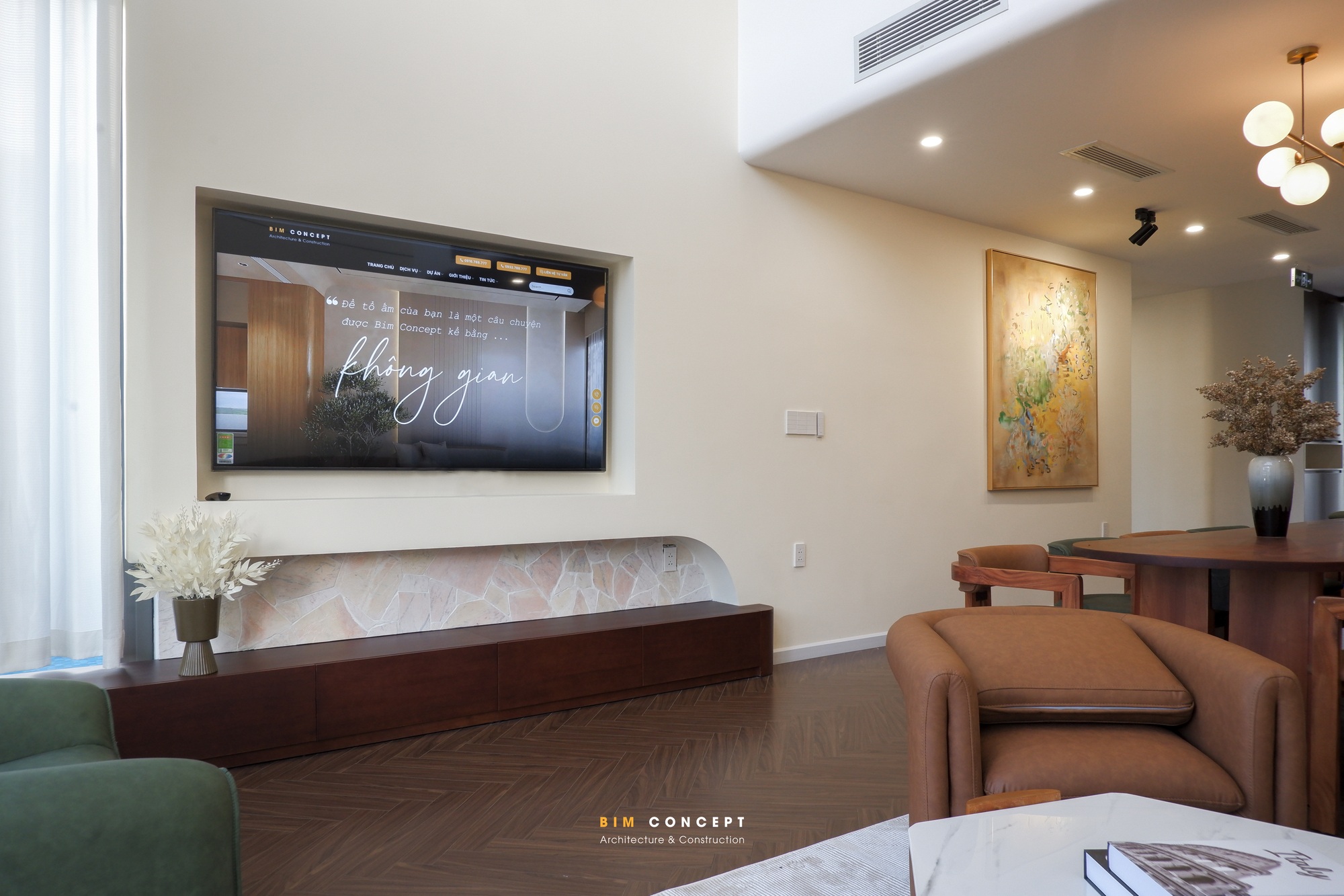 Sofa da nâu kết hợp ghế xanh rêu nổi bật