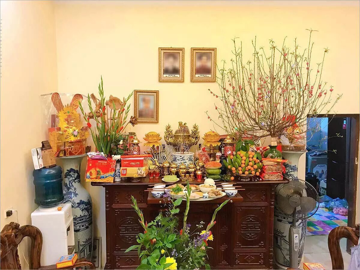 Bố trí bàn thờ gia tiên tuân thủ nghiêm ngặt nguyên tắc Nam tả - Nữ hữu