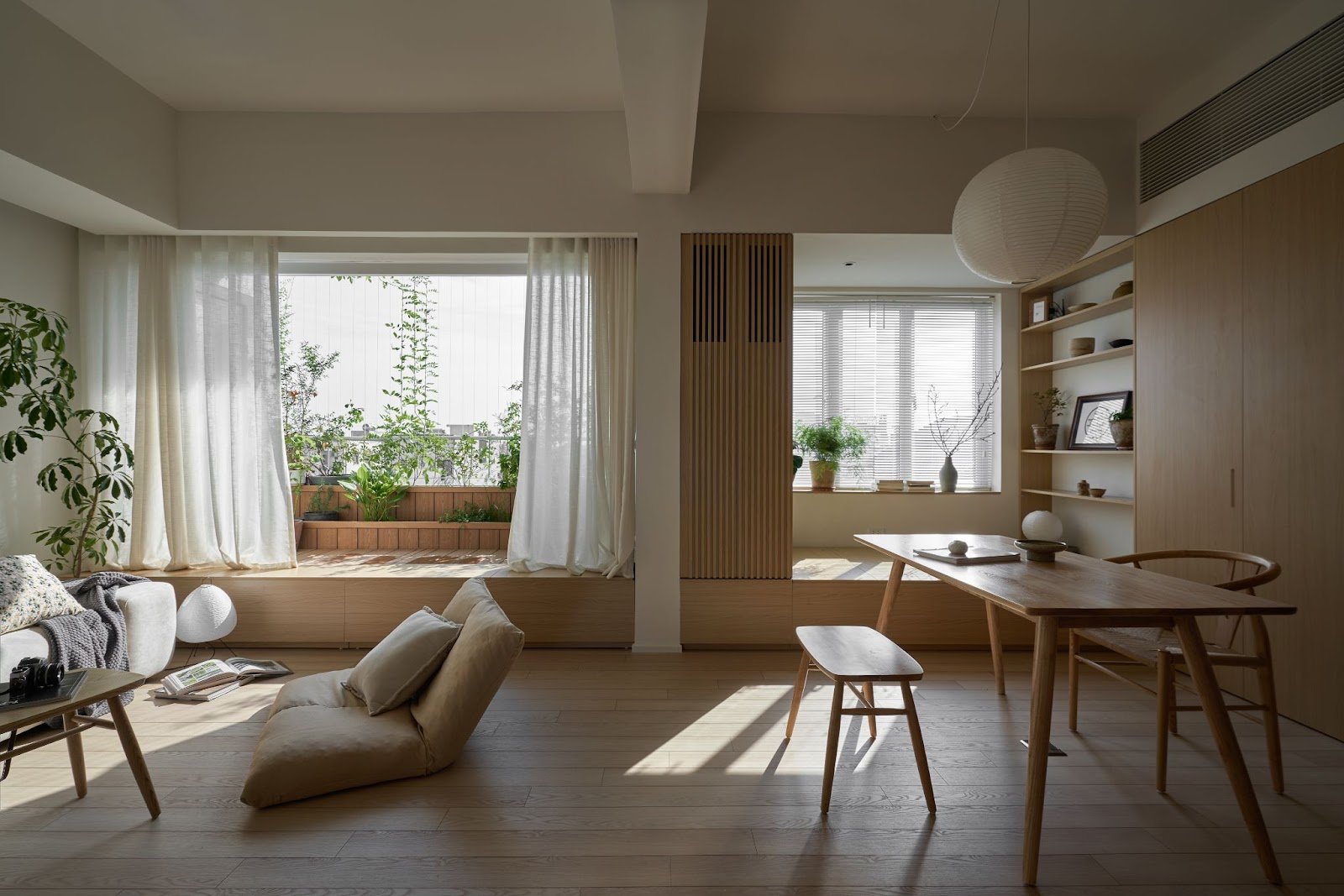 Logia không phù hợp với một số hoạt động cần sự thoáng rộng