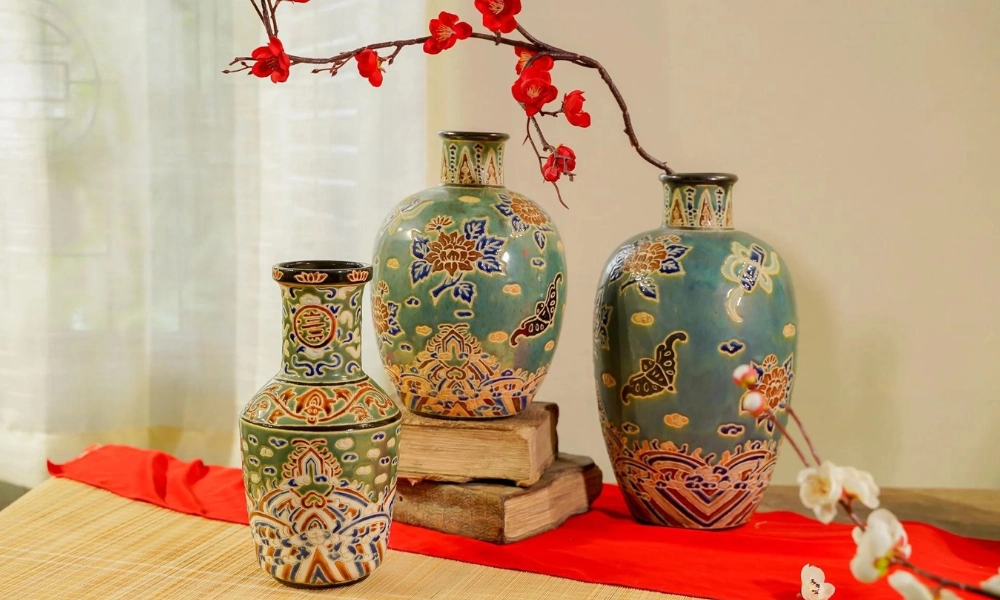 Trang trí nhà ngày Tết với gốm nghệ thuật hiện đại và bình hoa dáng độc lạ